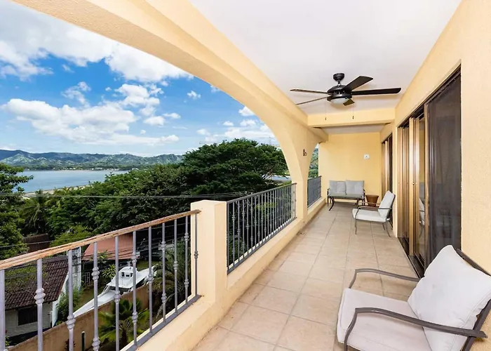 Newly Remodeled Unit In Flamingo With Sweeping Ocean Views From Big Terrace