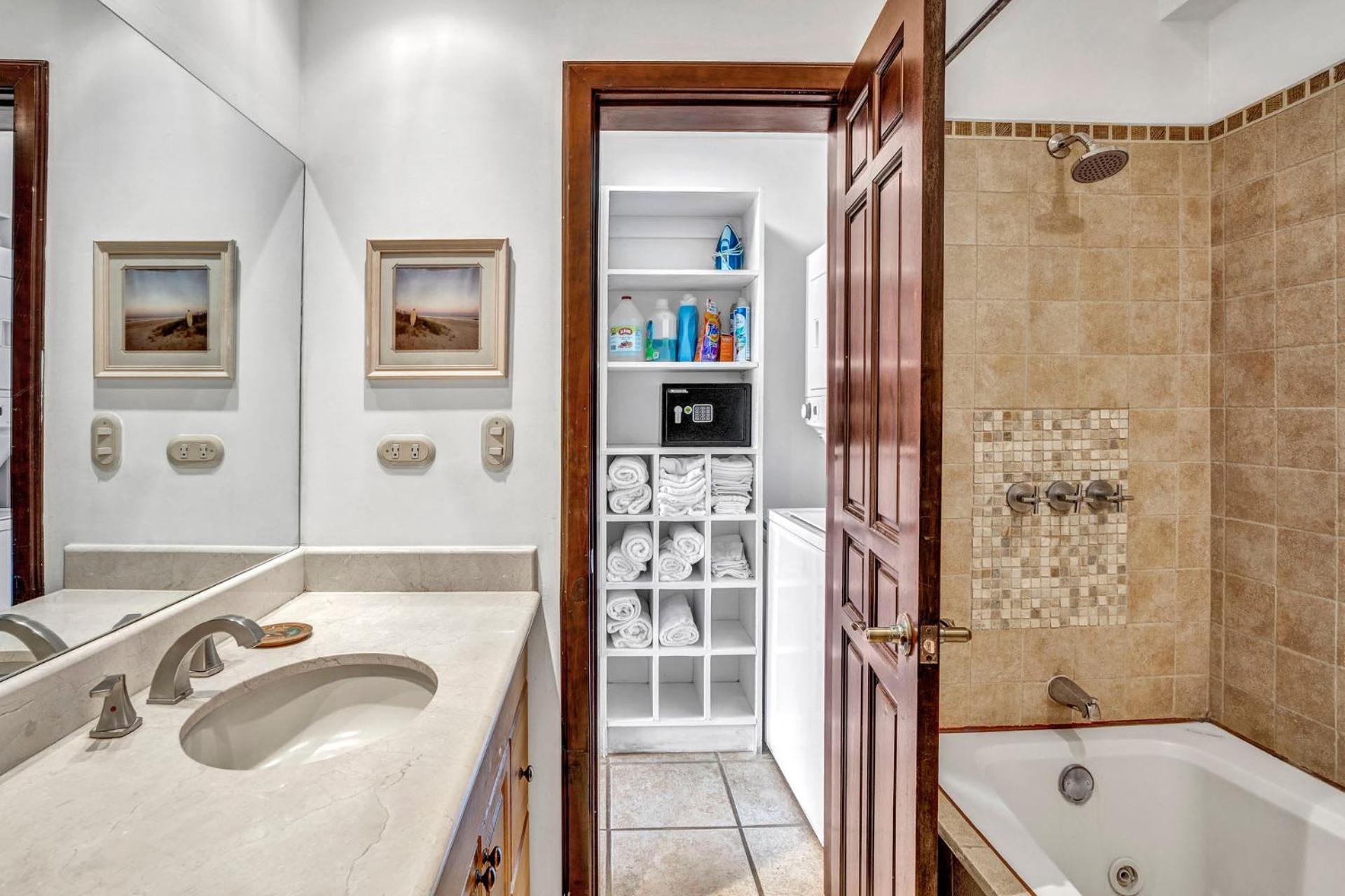 Newly Remodeled Unit In Flamingo With Sweeping Ocean Views From Big Terrace Playa Flamingo